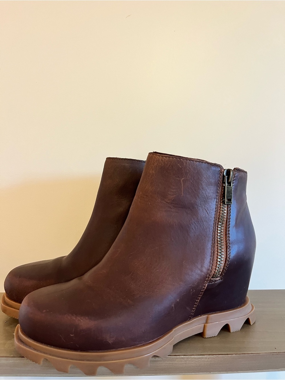 Sorel Joan of Artic Wedge ll Brown Leather Wedge Ankle Booties with Side Zip
